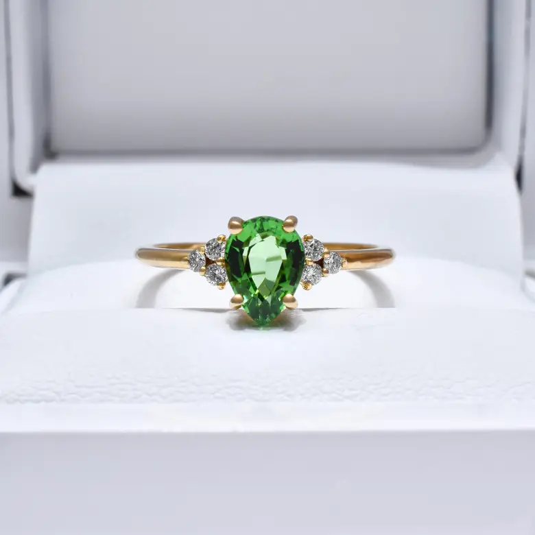 Pierścionek z turmalinem w szlifie gruszka